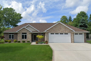 1043 S 18th Place Exterior